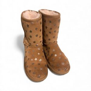✨UGG Classic Short Star Print Boots • Size 6✨
